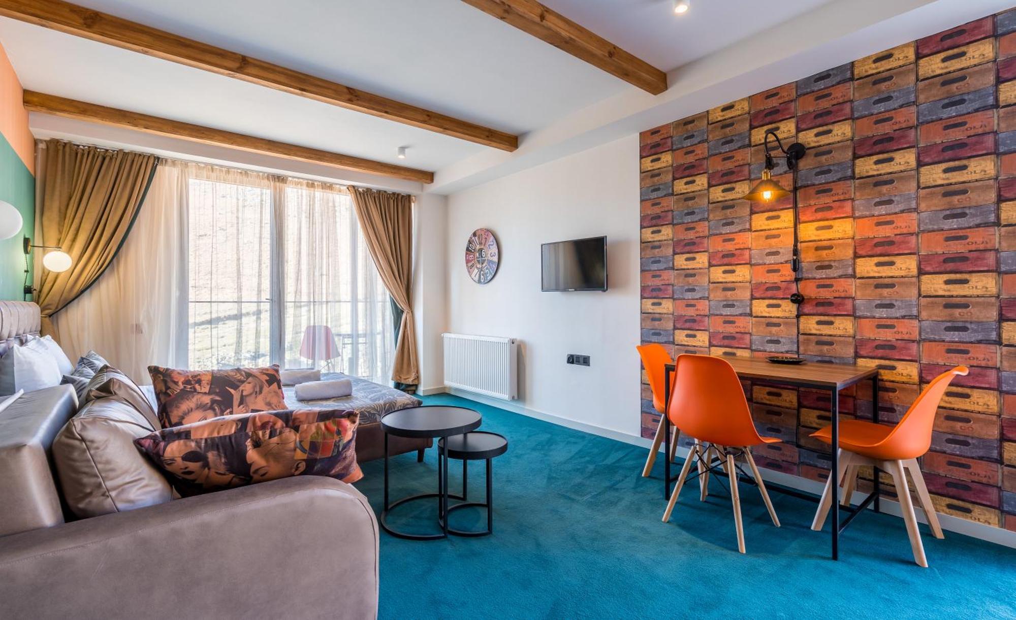 Apartment New In Atrium