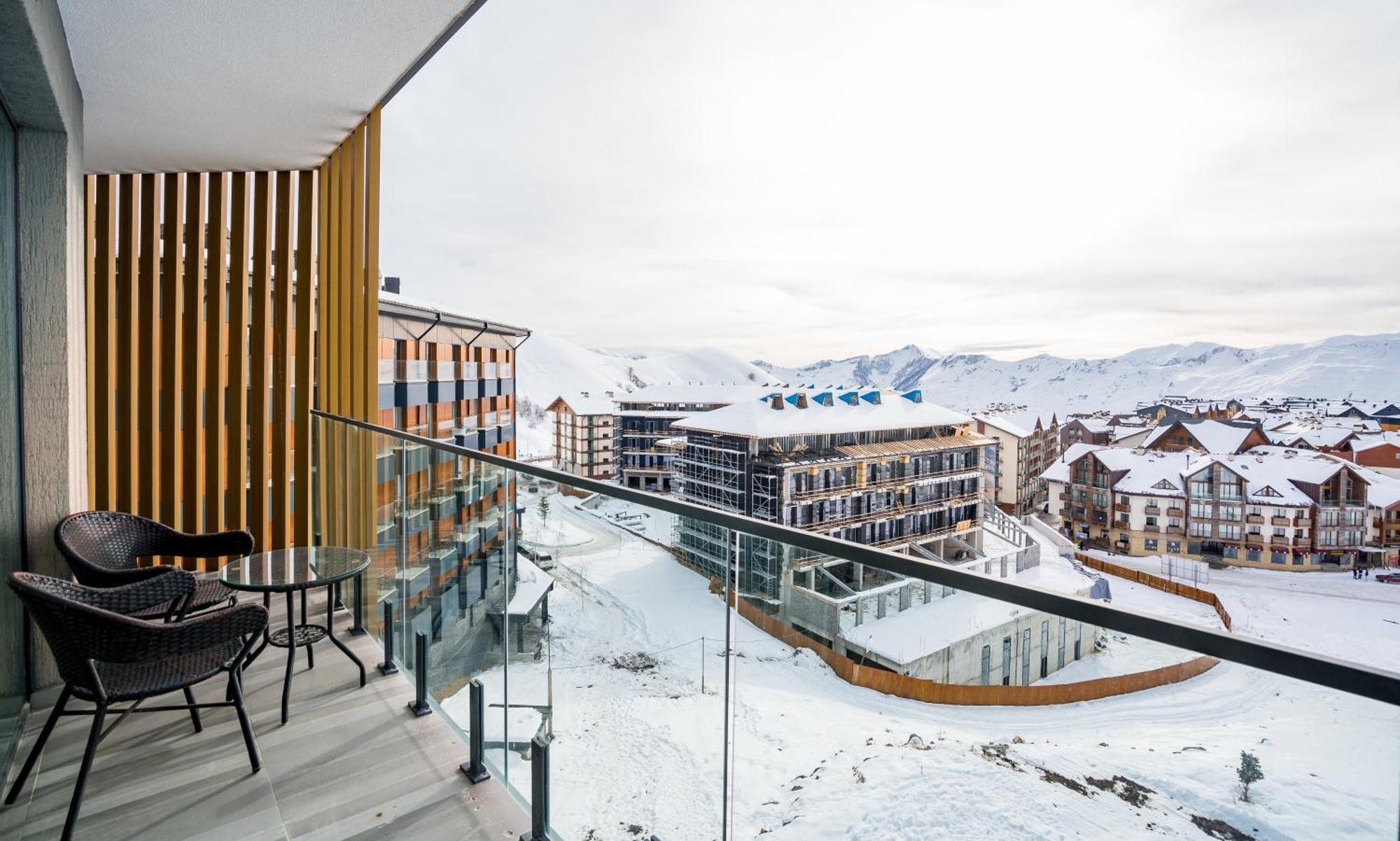 Apartment New In Atrium